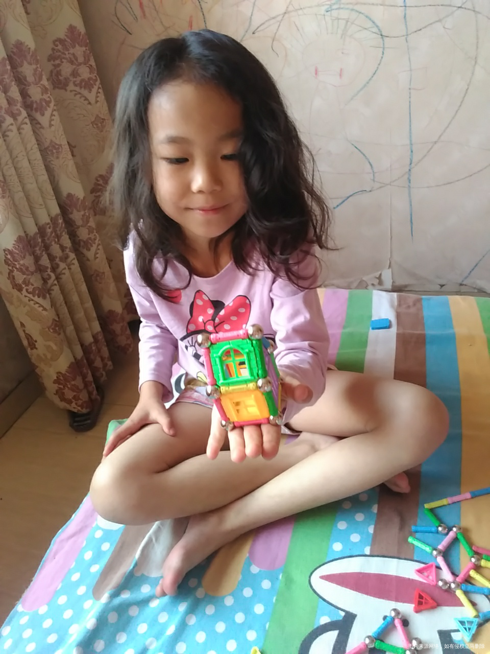 昨天给弄的小房子,磁力棒