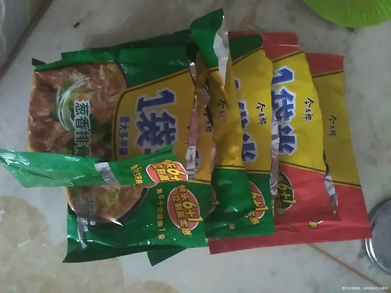 这是六代方便面袋子换的方便面