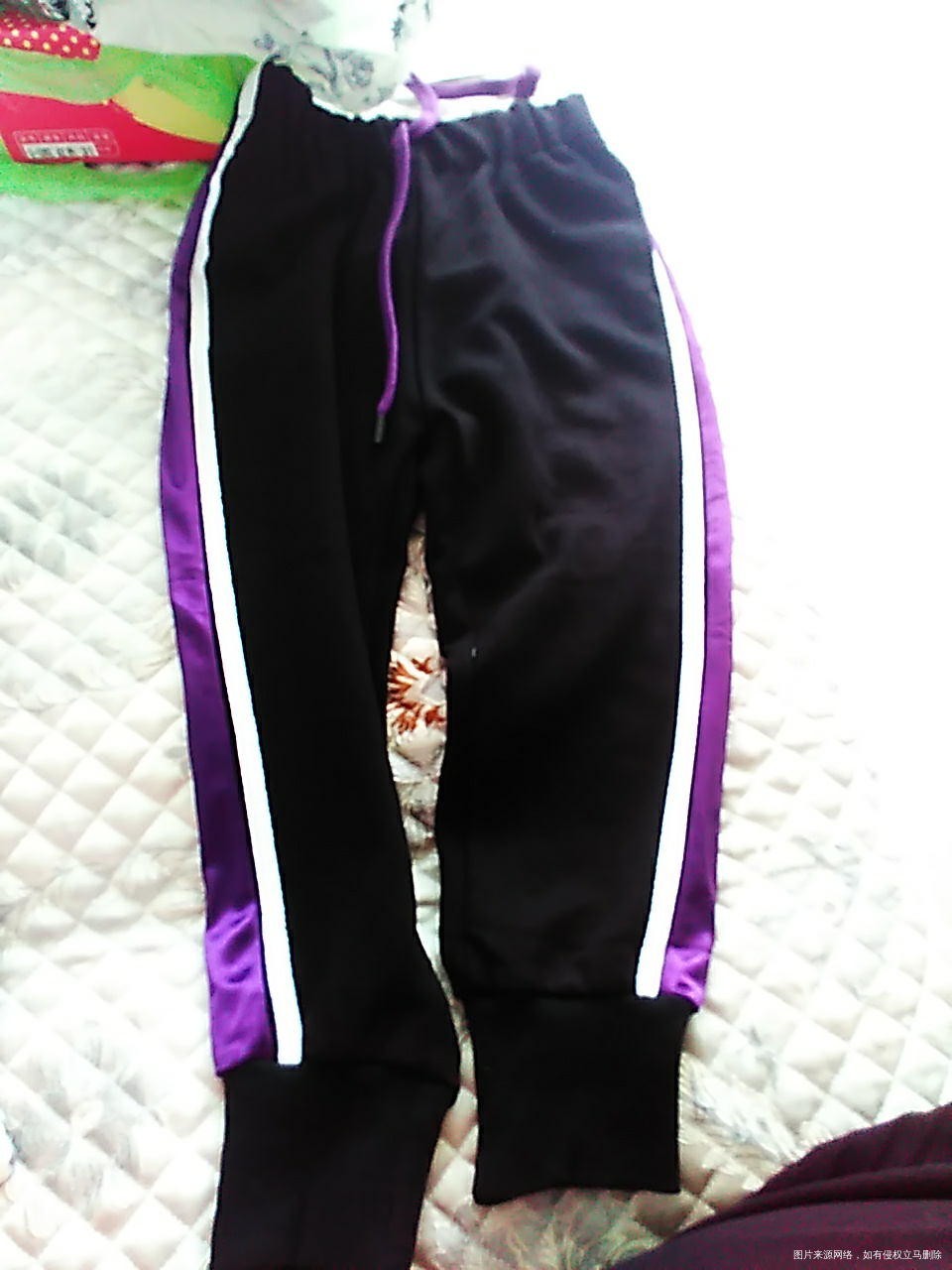 小姑子给闺女买的衣服和鞋子