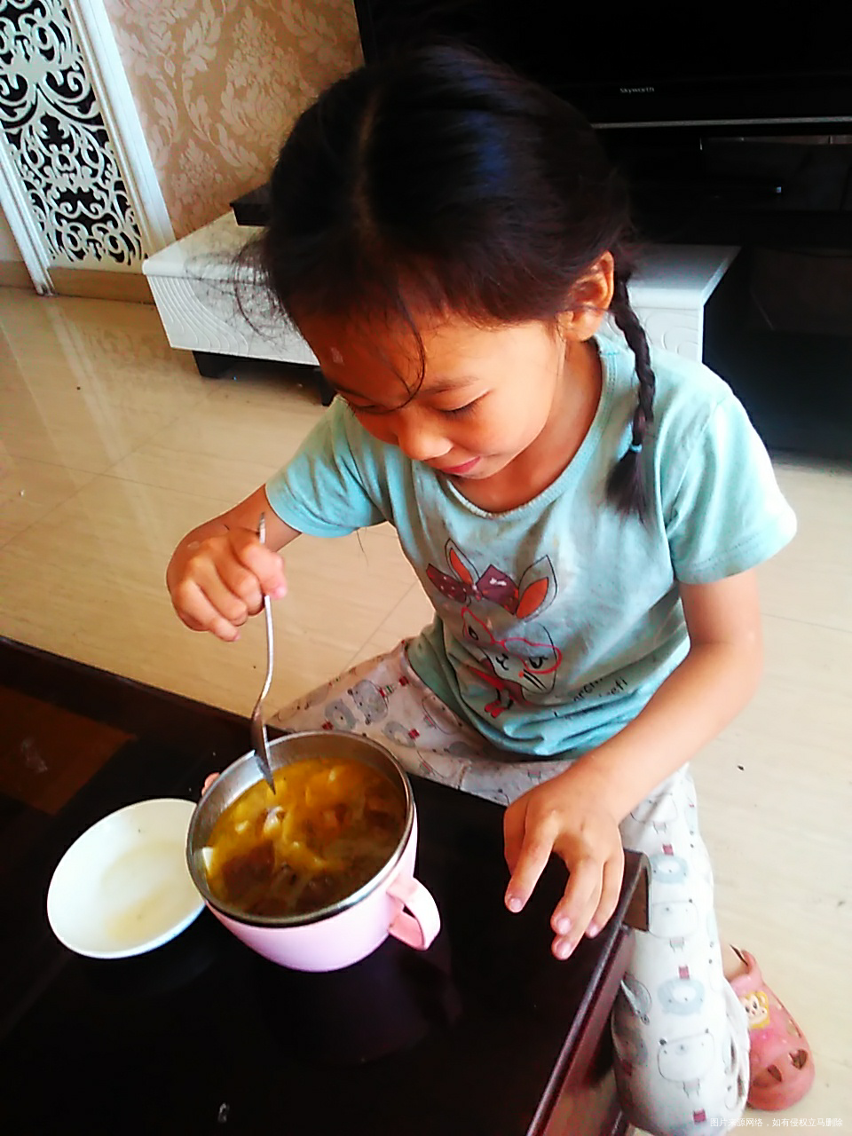 从和面,擀面,切面片,煮面,都是闺女