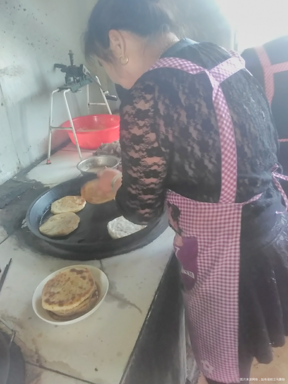 中午闺女要吃馅饼,去买的