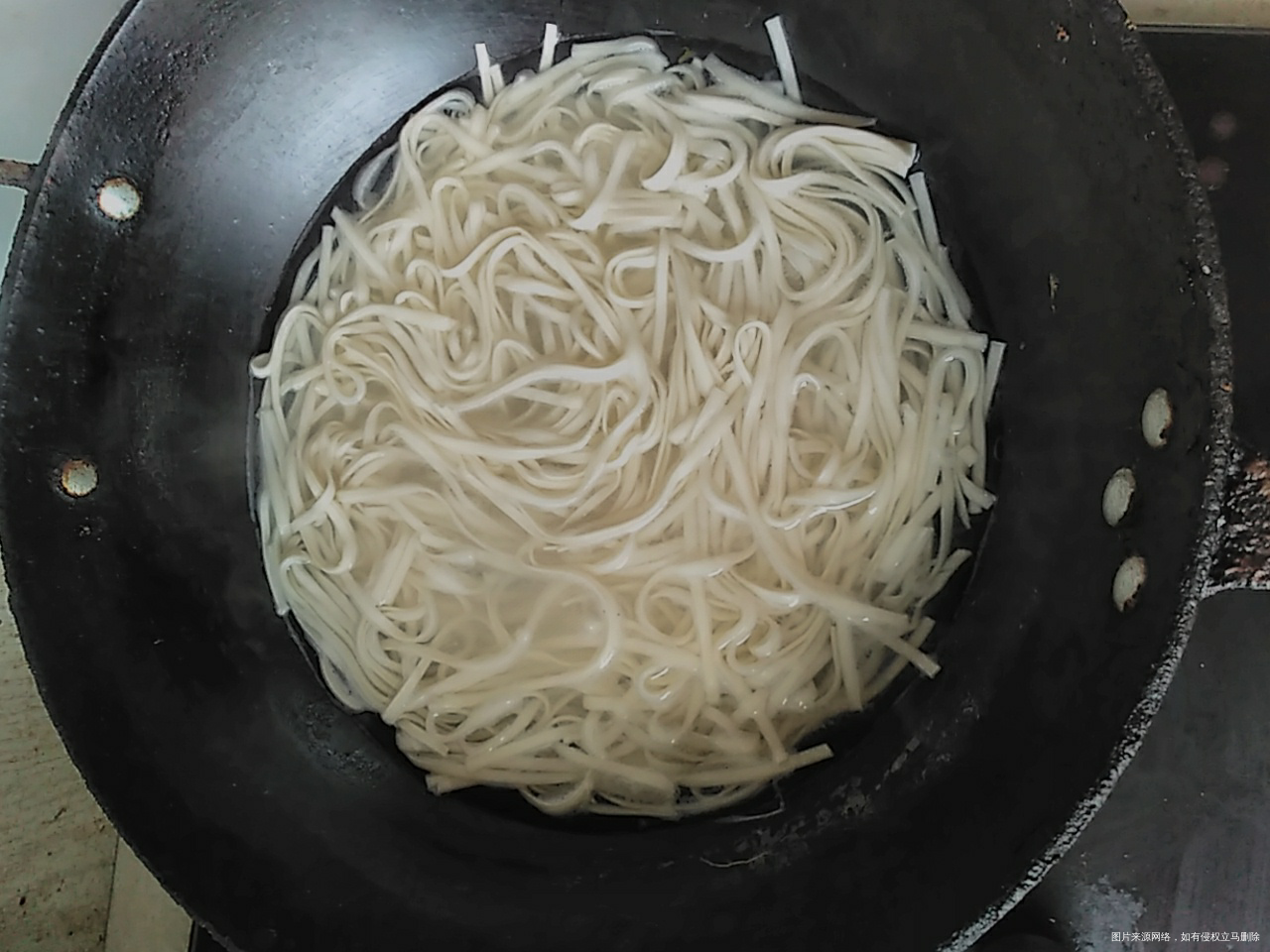 我的午餐,老公买的卤肉和猪小肠