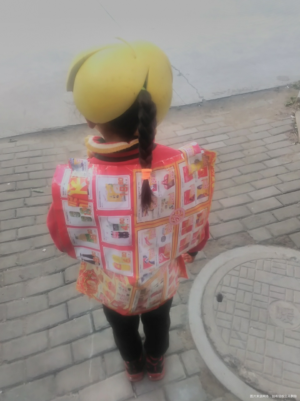 宝贝快乐的一上午参加幼儿园活动