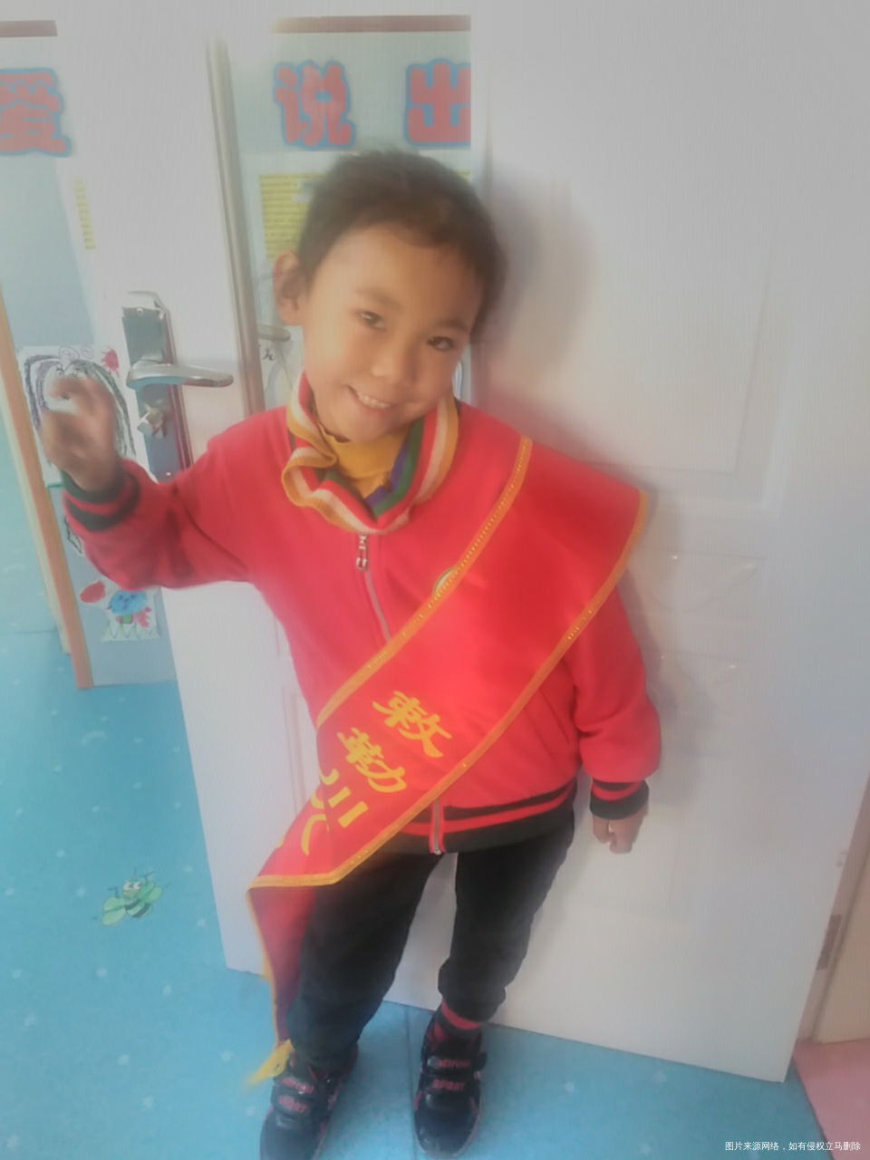 宝贝快乐的一上午参加幼儿园活动