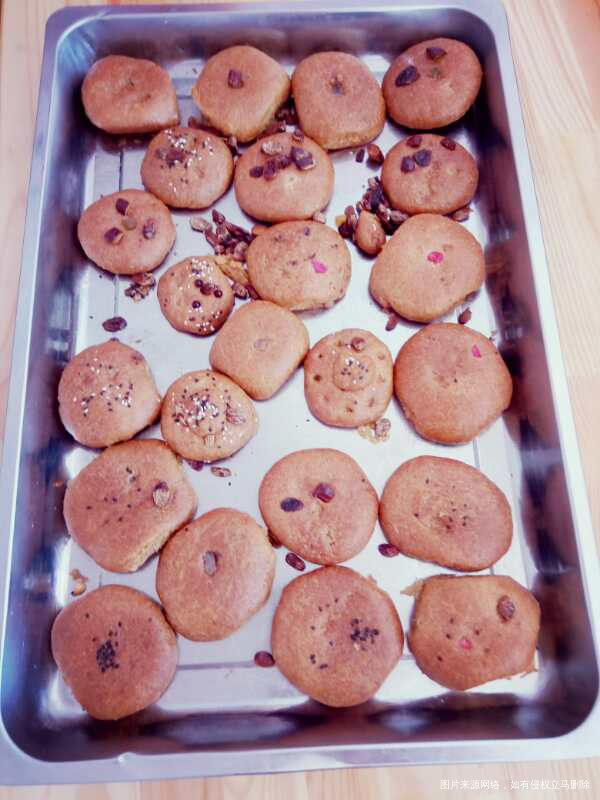 把月饼做好了,幼儿园帮忙也烤好