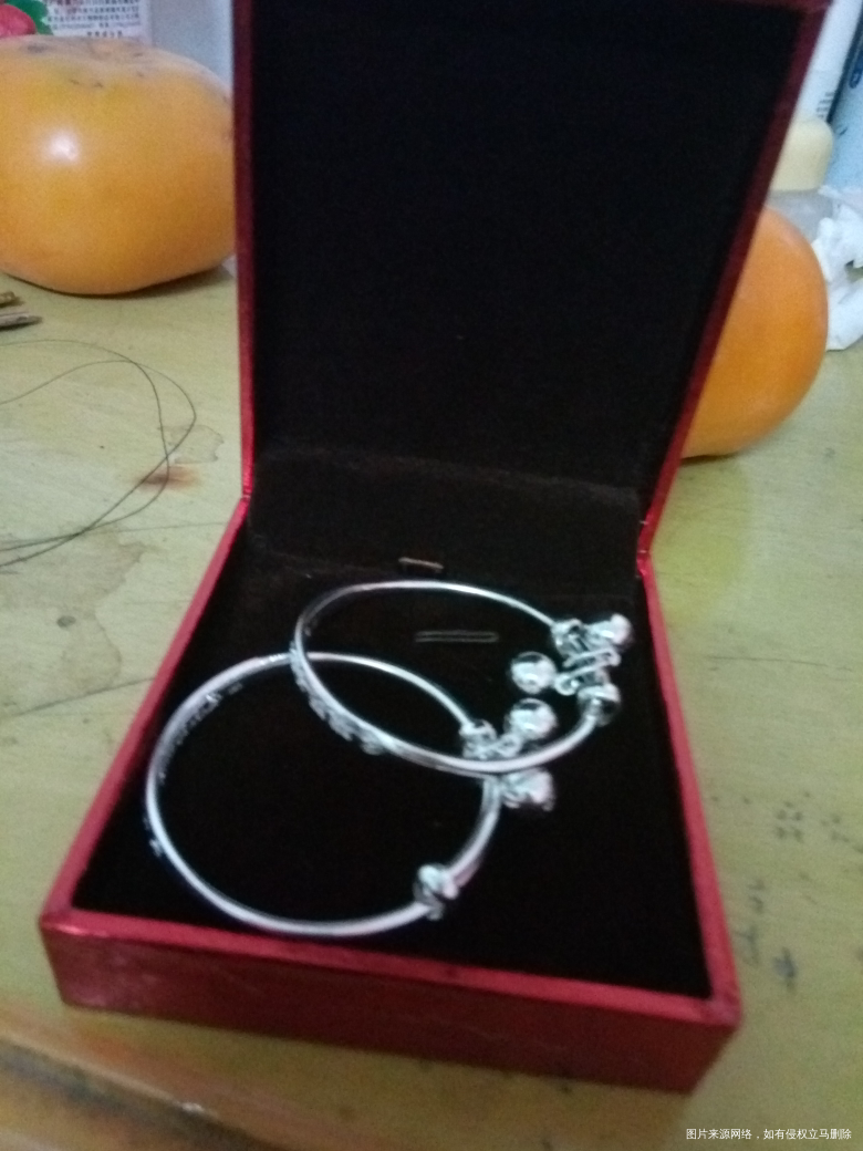 还有20多天就是预产期了,今天婆婆去周六福