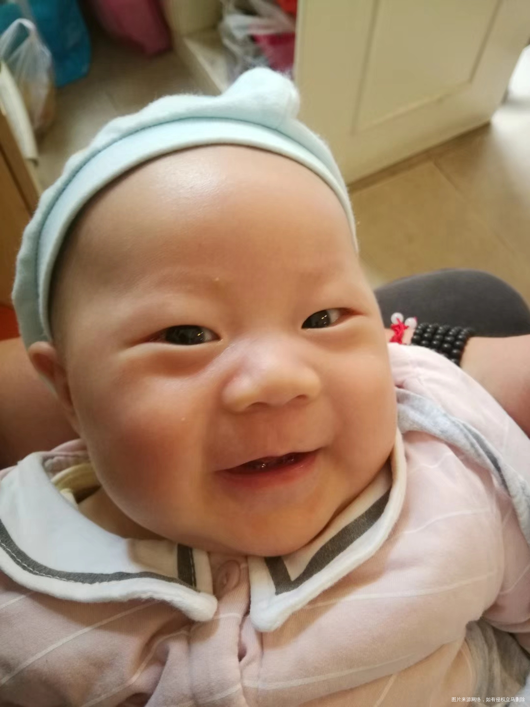宝宝快一百天了,时间过得挺快的