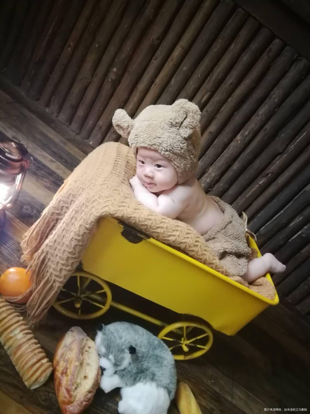 时间挺快的,宝宝今天一百天了……