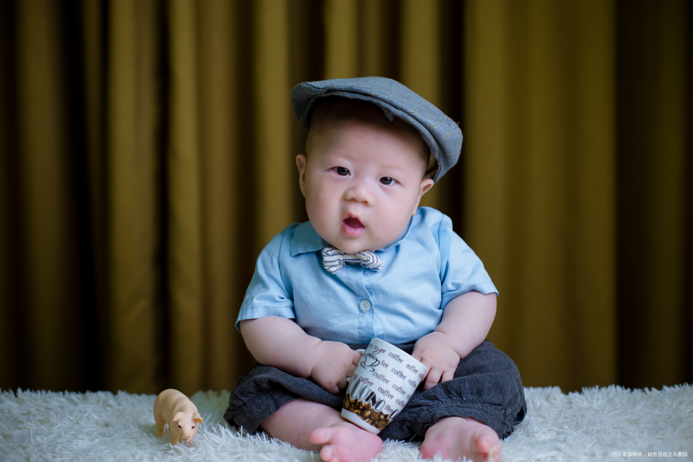 宝宝的百天照新鲜出炉咯……