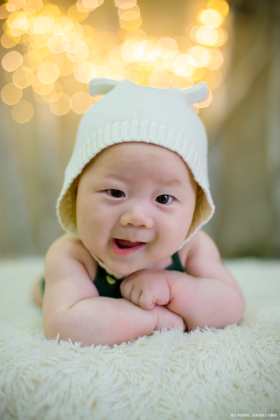宝宝的百天照新鲜出炉咯……
