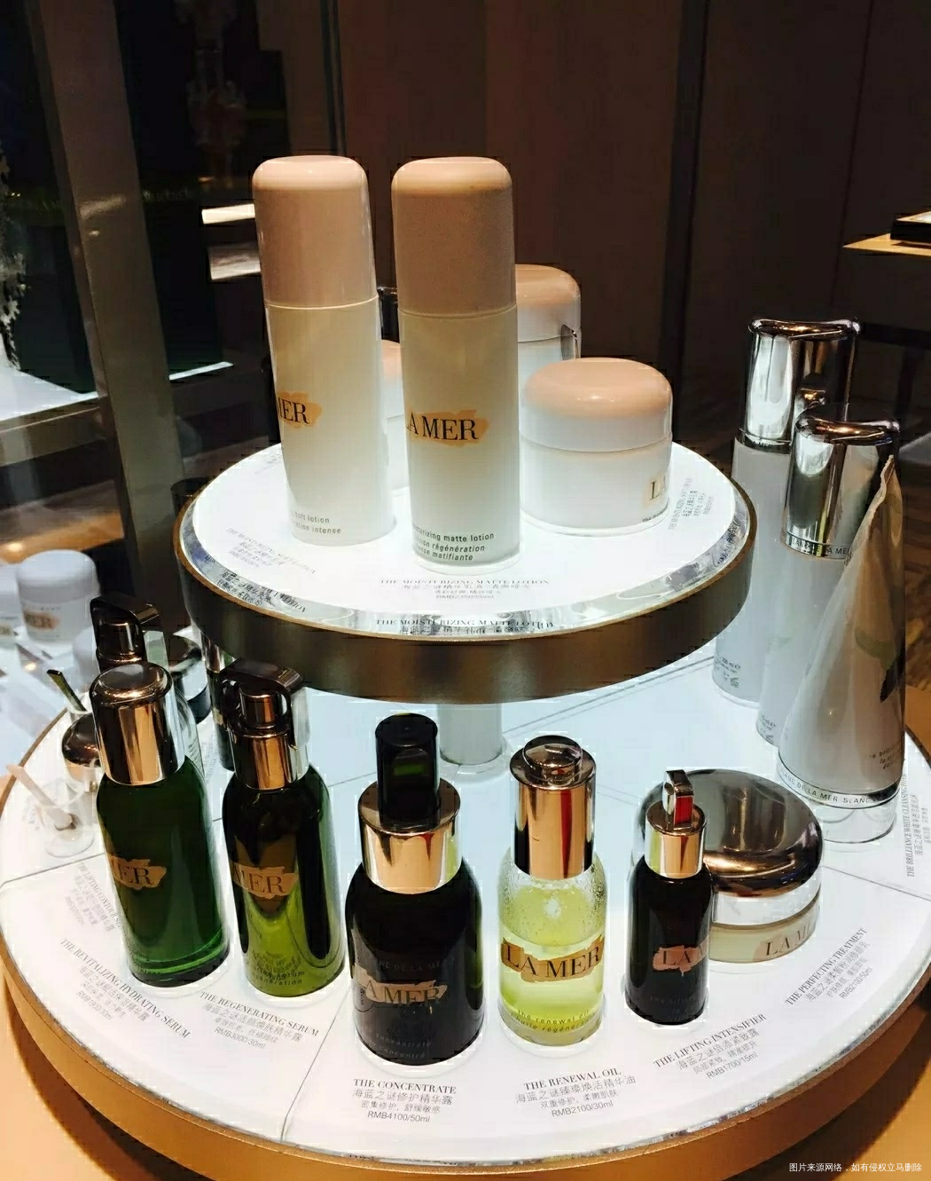 今天晚上凉快,出去逛了一下,顺便买点护肤的