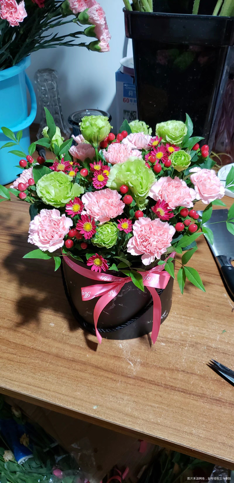 今天可忙坏我了,正式开业第一天,等步上正轨了得请个人了