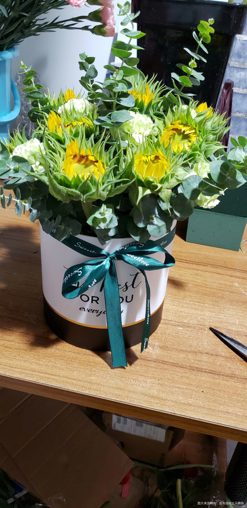 今天可忙坏我了,正式开业第一天,等步上正轨了得请个人了