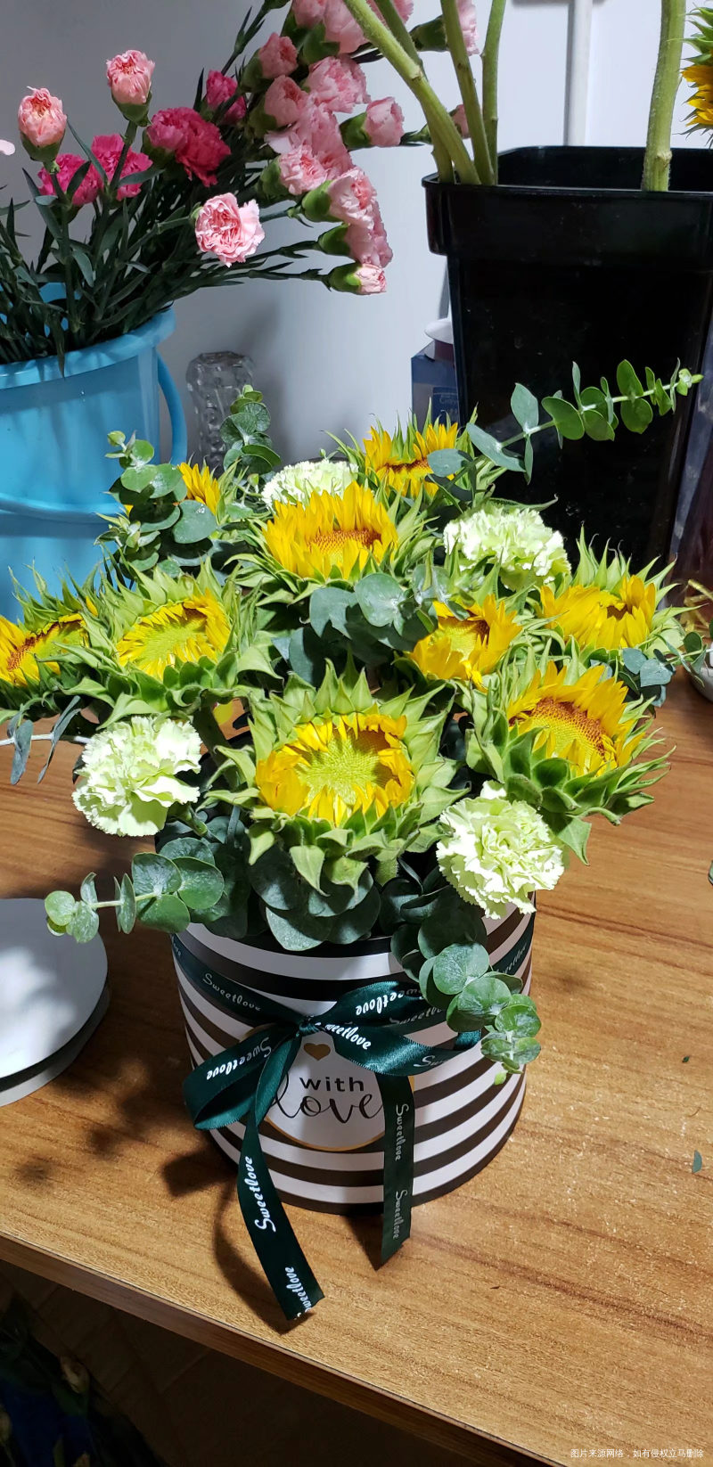 今天可忙坏我了,正式开业第一天,等步上正轨了得请个人了