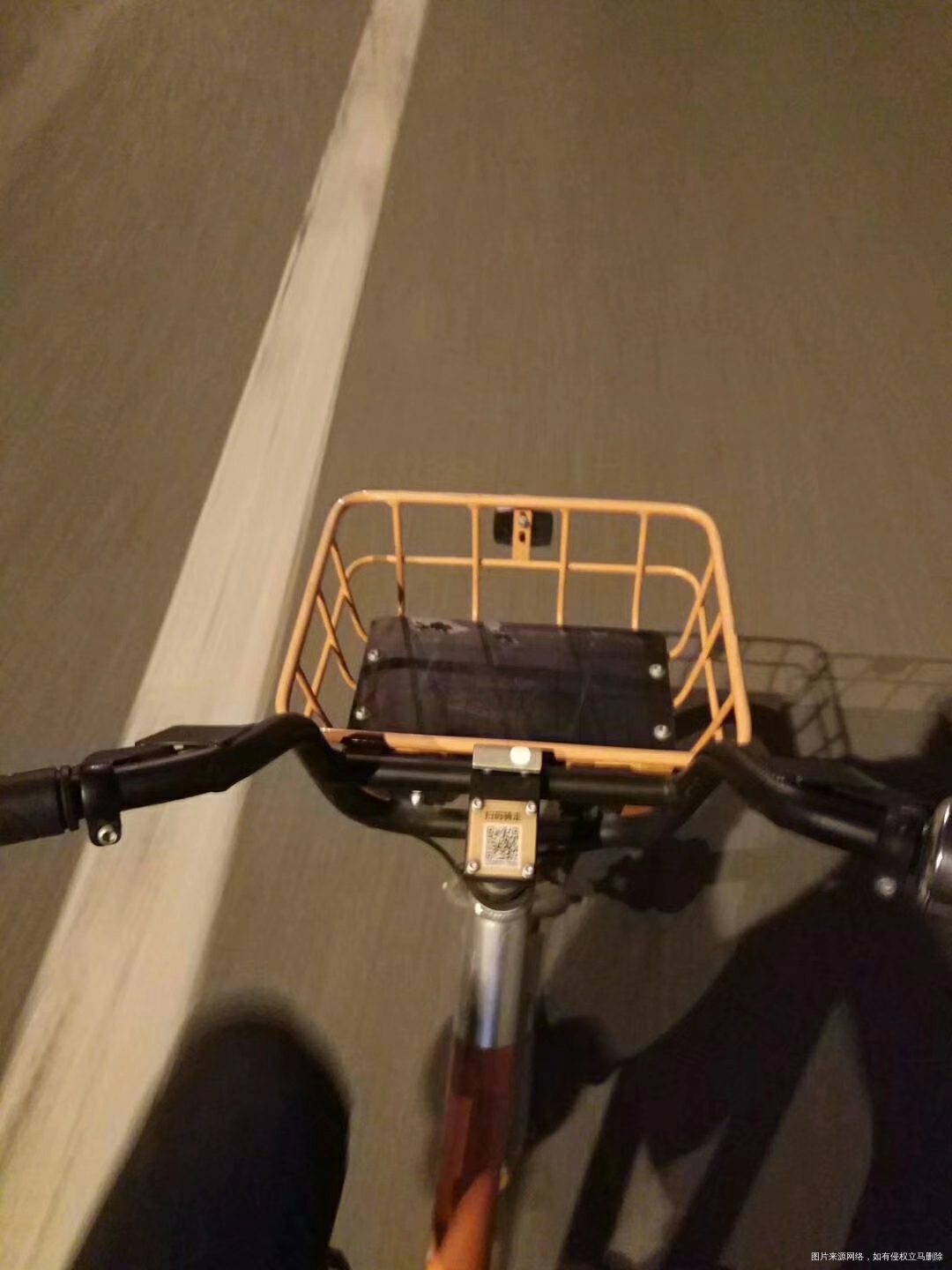 快五个小时没吃奶,涨的哦,一动就疼,加速回家,