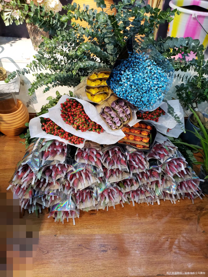 拿货回来忙了一早上了,给自己点个赞,然后回家休息中午再过来开门😊😊