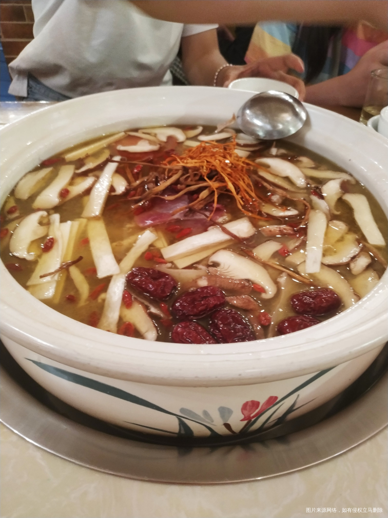 天麻火腿鸡,肉好吃,汤好喝😃😃😃