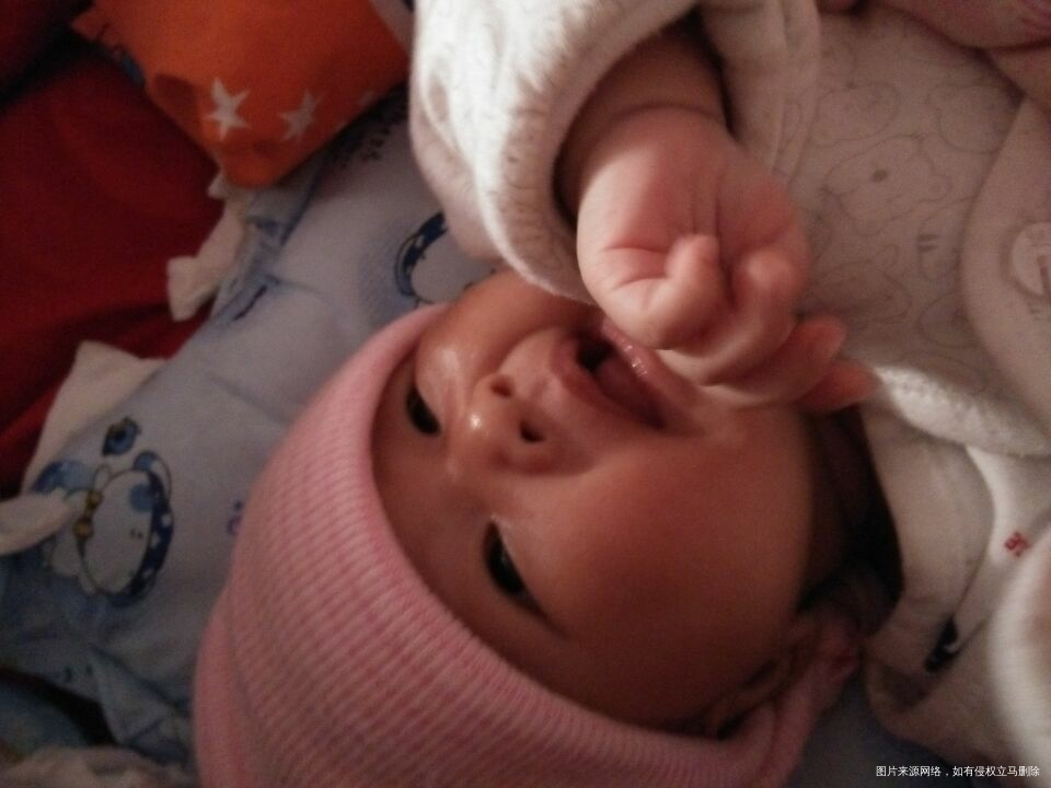 《宝贝成长记》学走路的宝宝好心疼