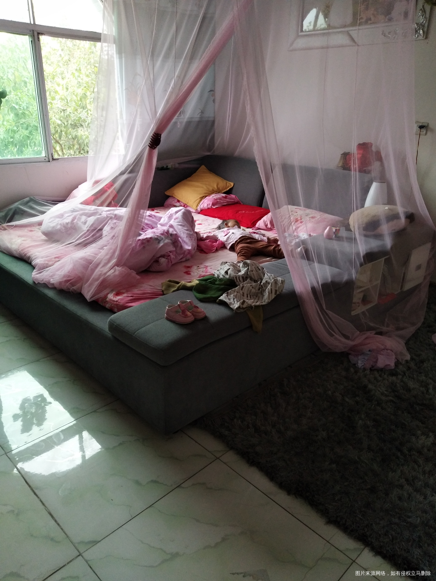 
刚刚把屋头打扫完,还在洗衣服,还好宝贝还在睡觉,没有吵醒她真的是不错了,不然又…