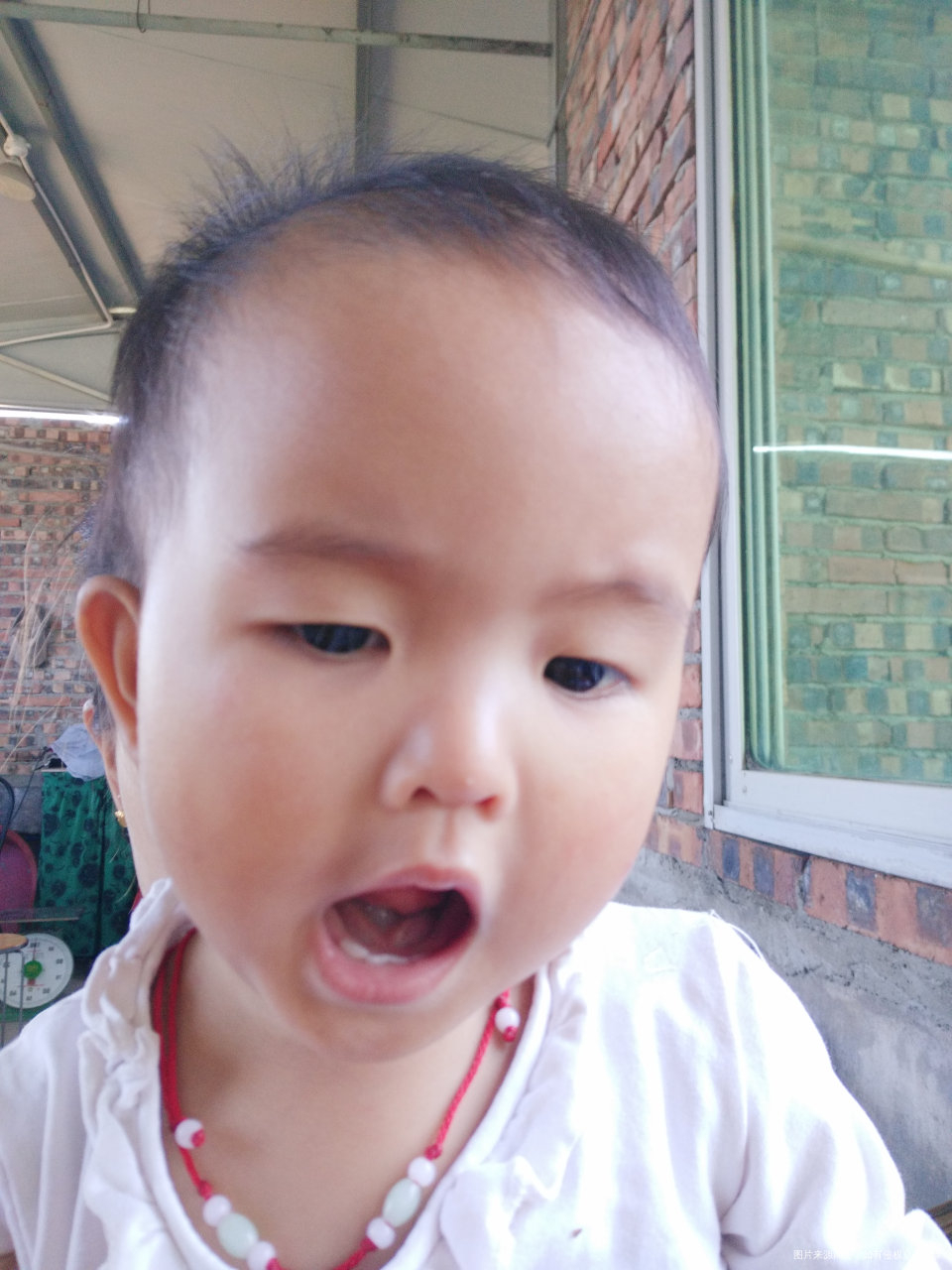 让你睁大眼睛,你却给我张大嘴巴。。哈哈😄你是没有听懂呢?还是给我装怪咯😄
