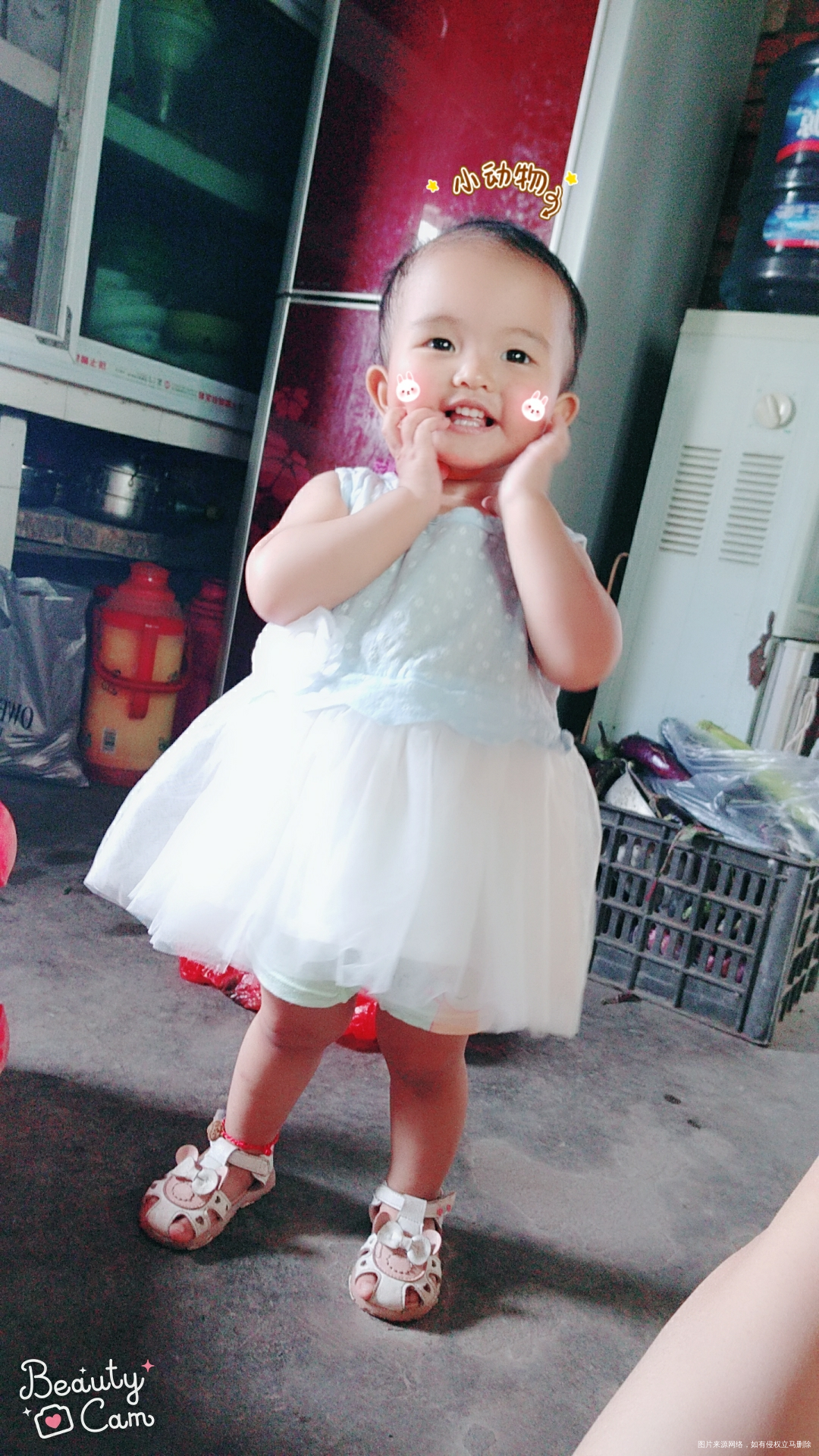 今天上街给宝贝买衣服,我也买了两身,老公就买了双鞋,哈哈😄我试衣服的时候宝贝睡...