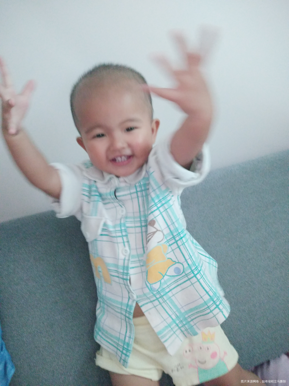 天天在房间还冷,出了房间就热。。。
