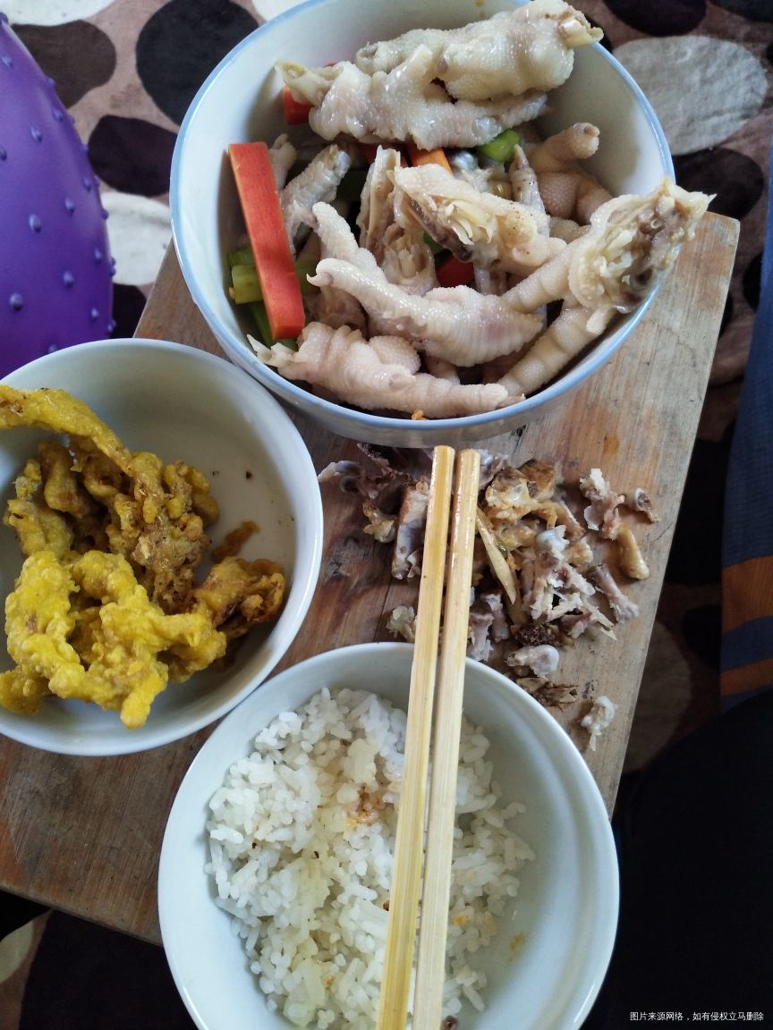 今天中午的饭菜真的很可口呀😄