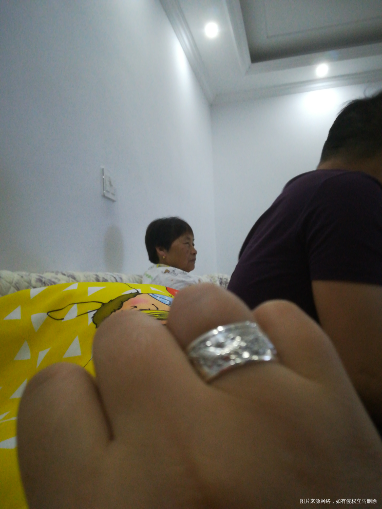 婆婆旅游回来给我买了个银戒指