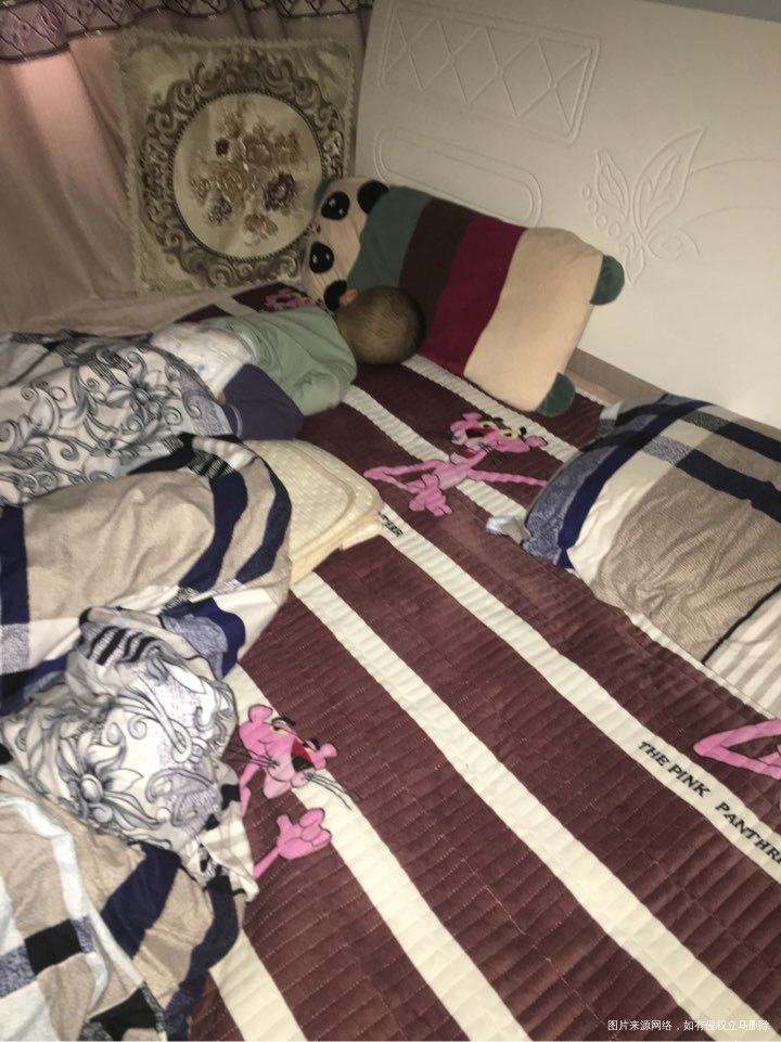 哈哈,日期写错了,才改过来,昨天下了一天的雪,今天接着下,还让不让我们出去了,我...