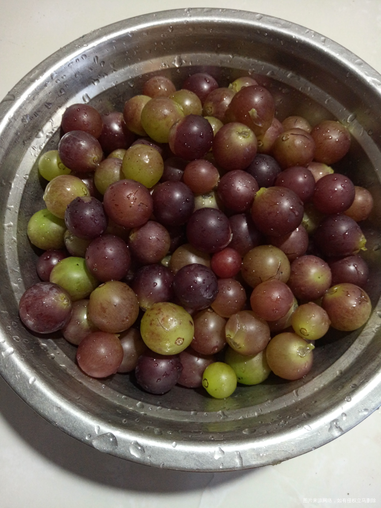 吃葡萄小宝宝眼睛会大吗?