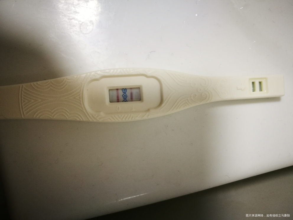 
早上起来,想着这么久还没来例假,反正只剩最后一只验孕棒,就拿来用了吧,为了…