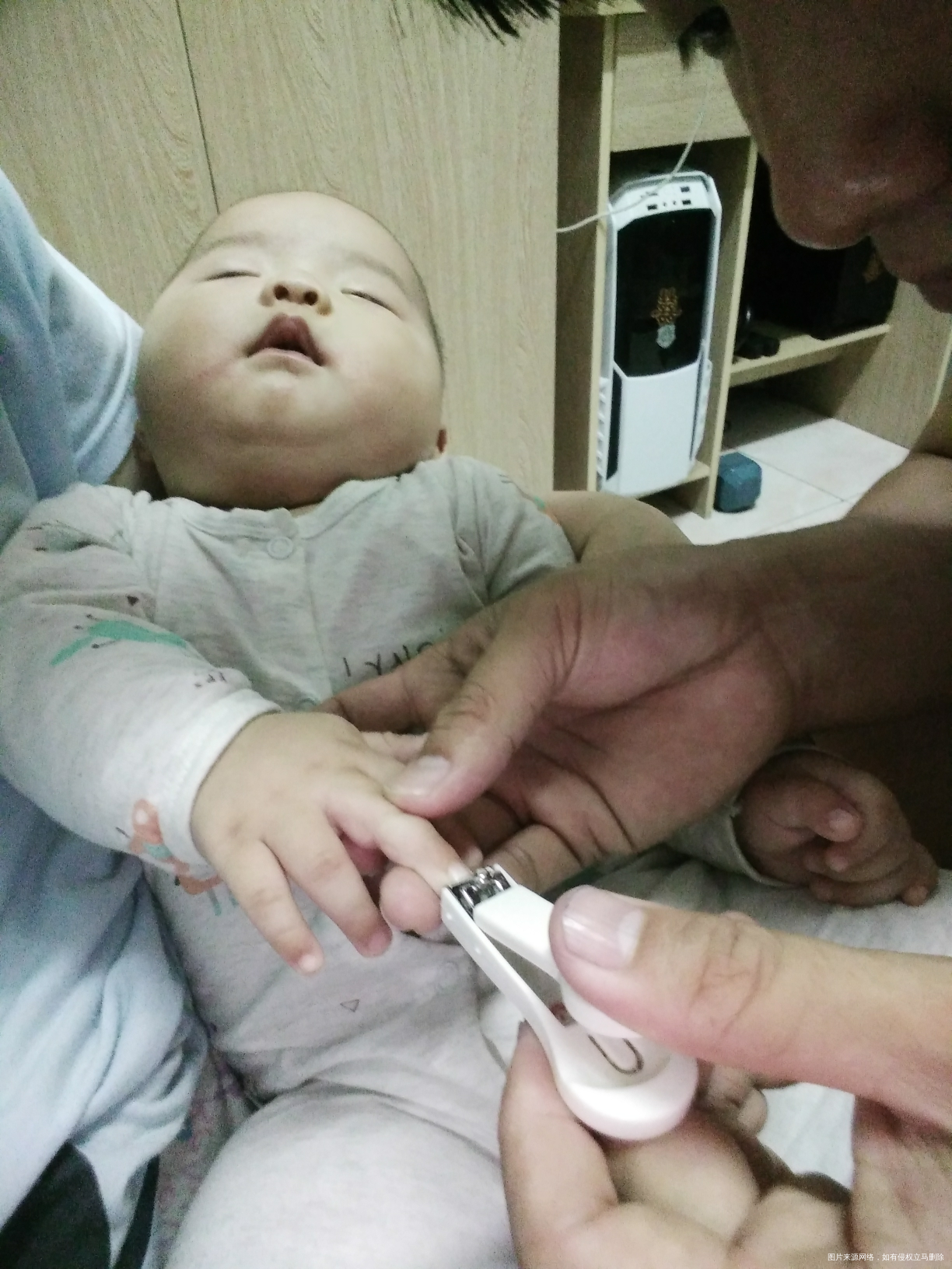 新手爸爸剪甲记,第一次给儿子剪