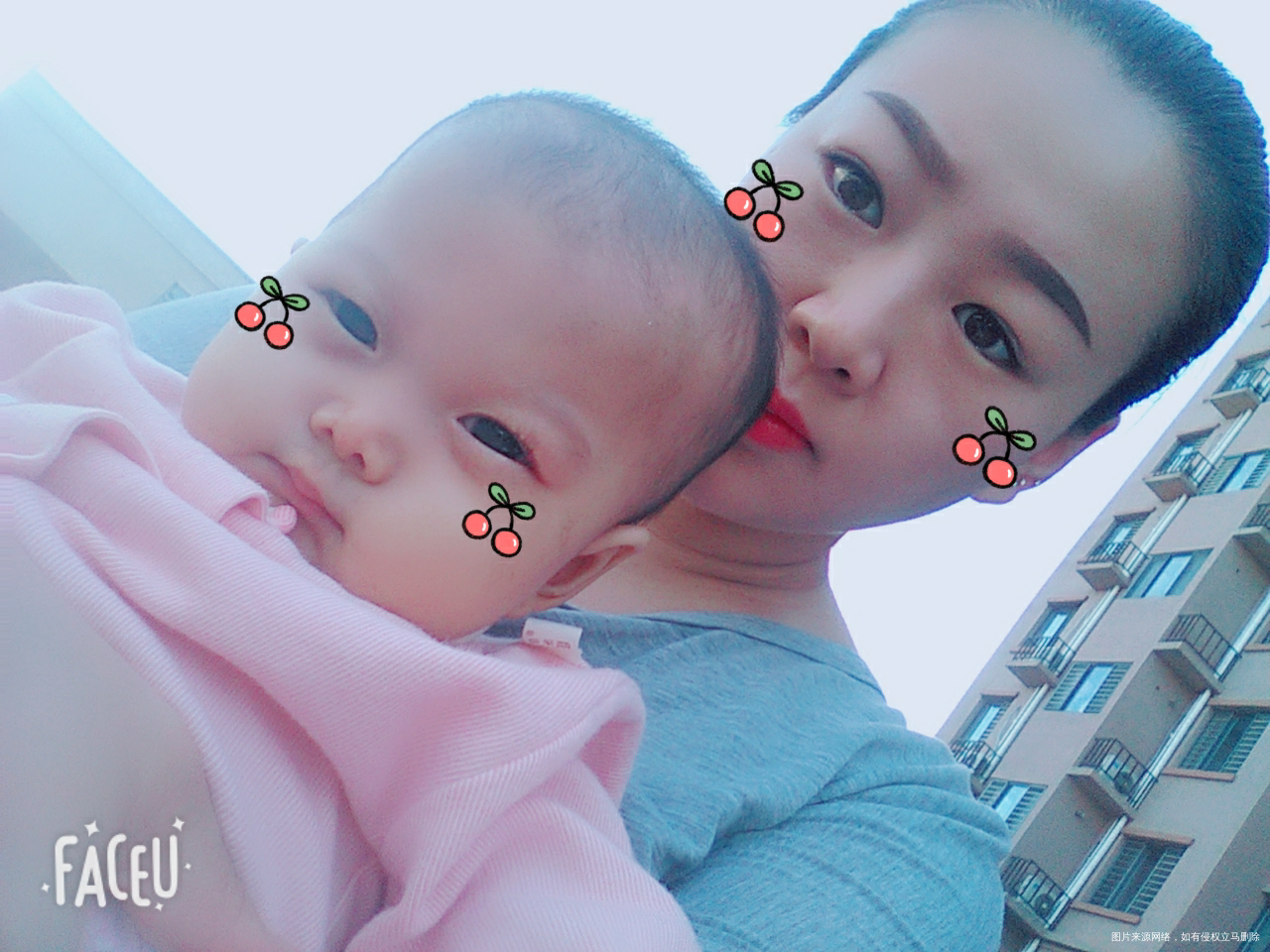 天不热了 带宝宝出来溜达