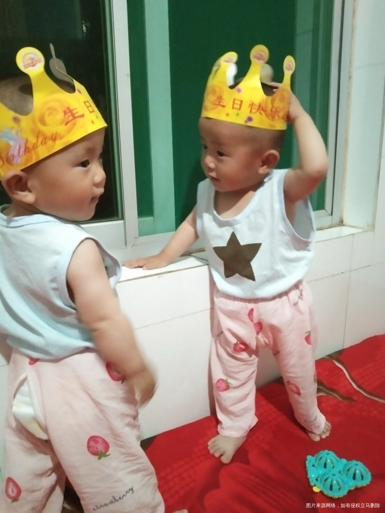 请问医生我家双胞胎二宝刚学会坐