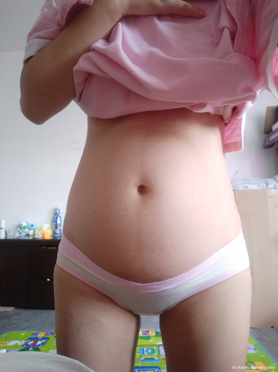 21周+5的肚子,大家看看像男像女,是正常大小还是偏小呢?这是早上起来没吃东西的...