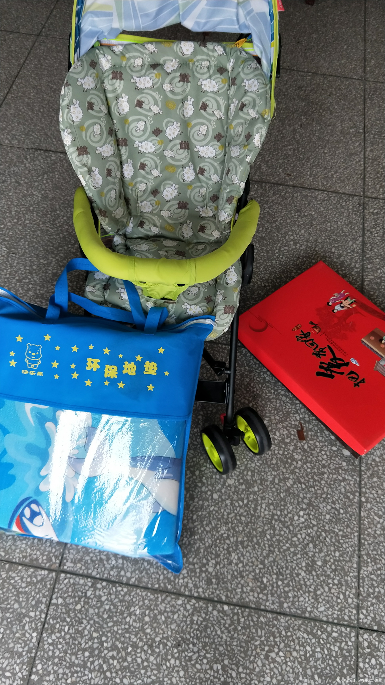 朋友家的宝宝出生三个月了,去看看要不要带礼物🎁?