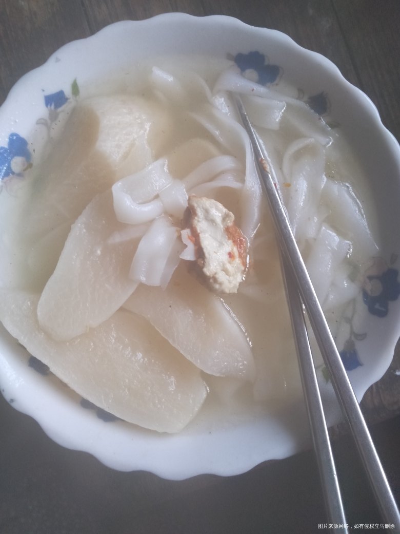 筒骨汤泡粉条,第2餐了。