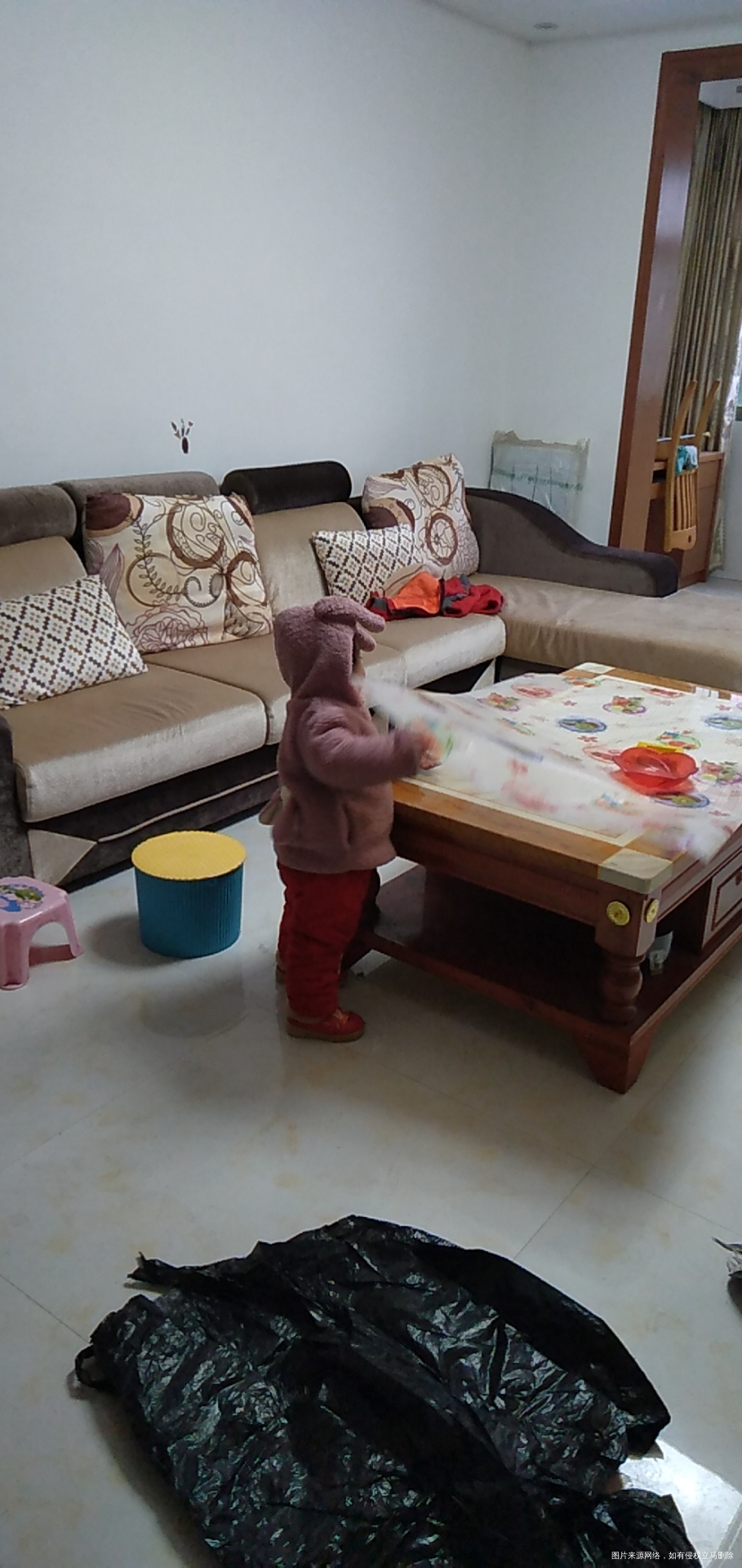 今天带孩子上去6楼,自己走。