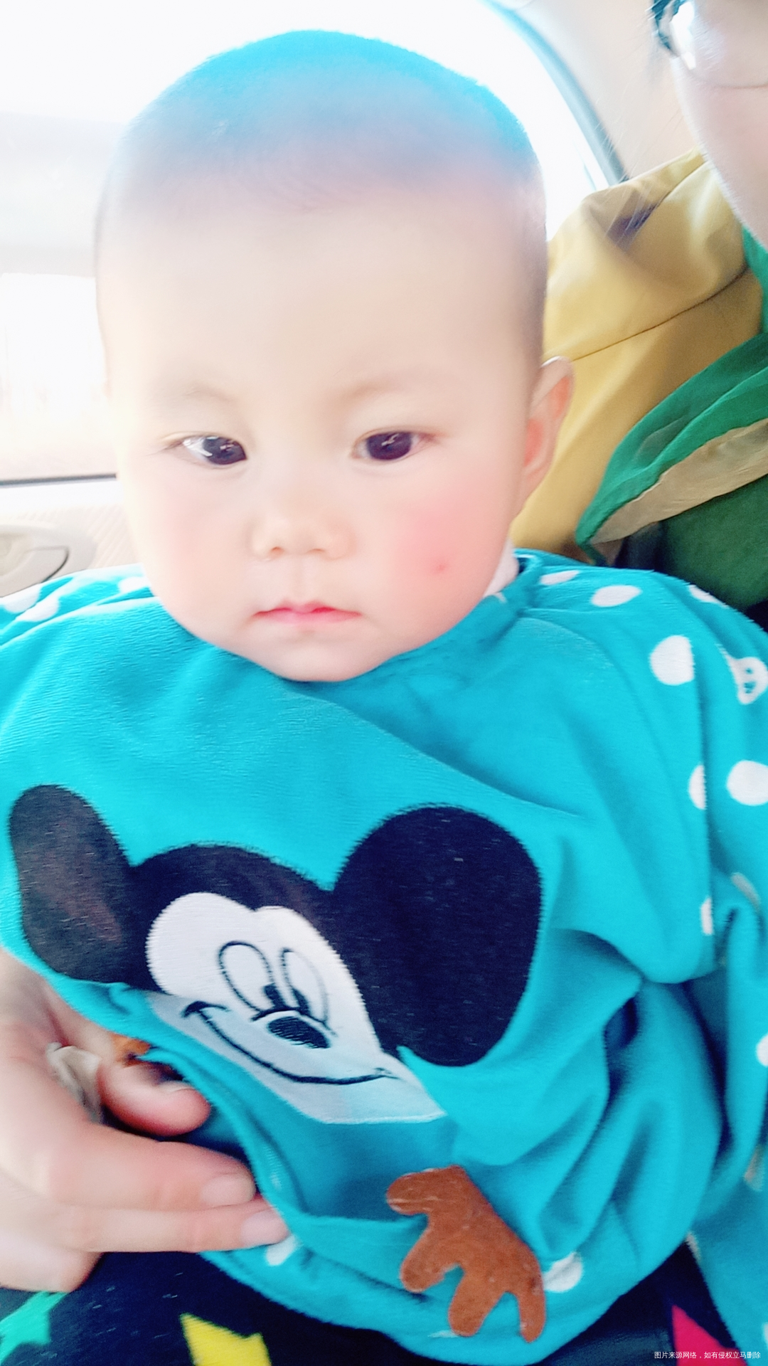 今天给我家大宝贝理发了,太久没理了,头发长的显的很赖,这一理精神了,又给他洗了个...