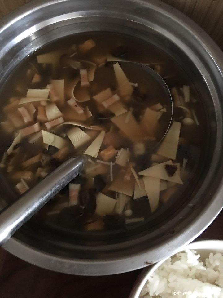 吃饭啦,老公感冒了说喝点酸汤应该能高点