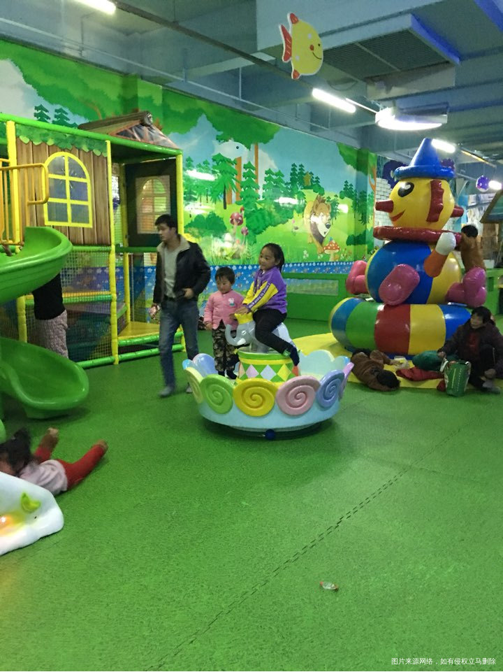 游乐场嗨皮一下
