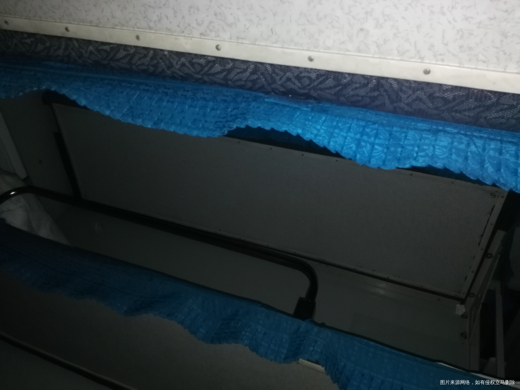 2018-11-07
今天坐火车回家了,大宝二宝在火车上总是打架,…