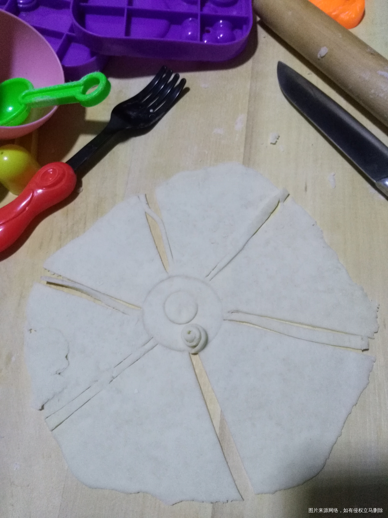 2018-11-21
今天蒸馒头,给他俩做的好玩的!他俩把面当成橡…