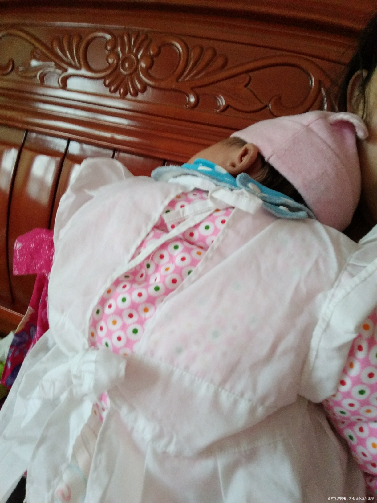 我家二宝今天穿得粉粉的