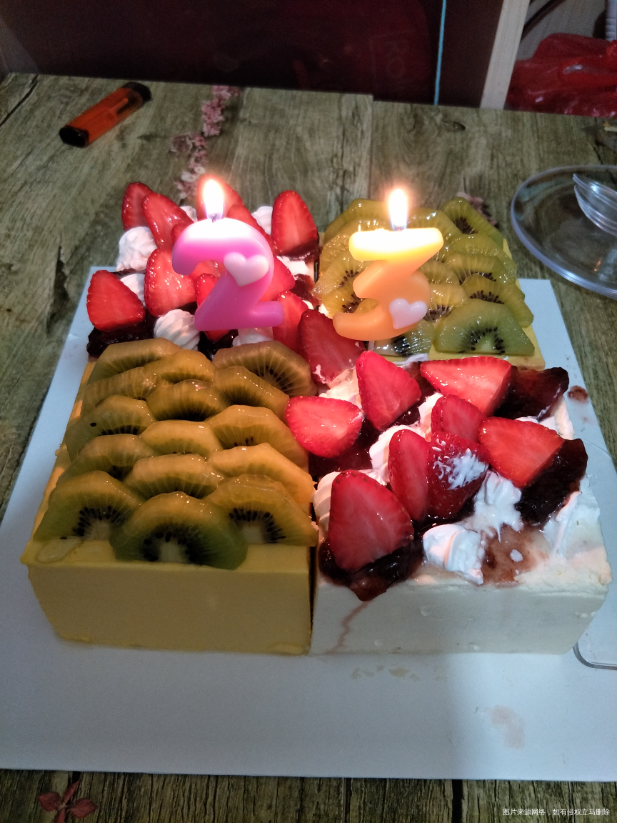 补一个过生日时买的慕斯蛋糕