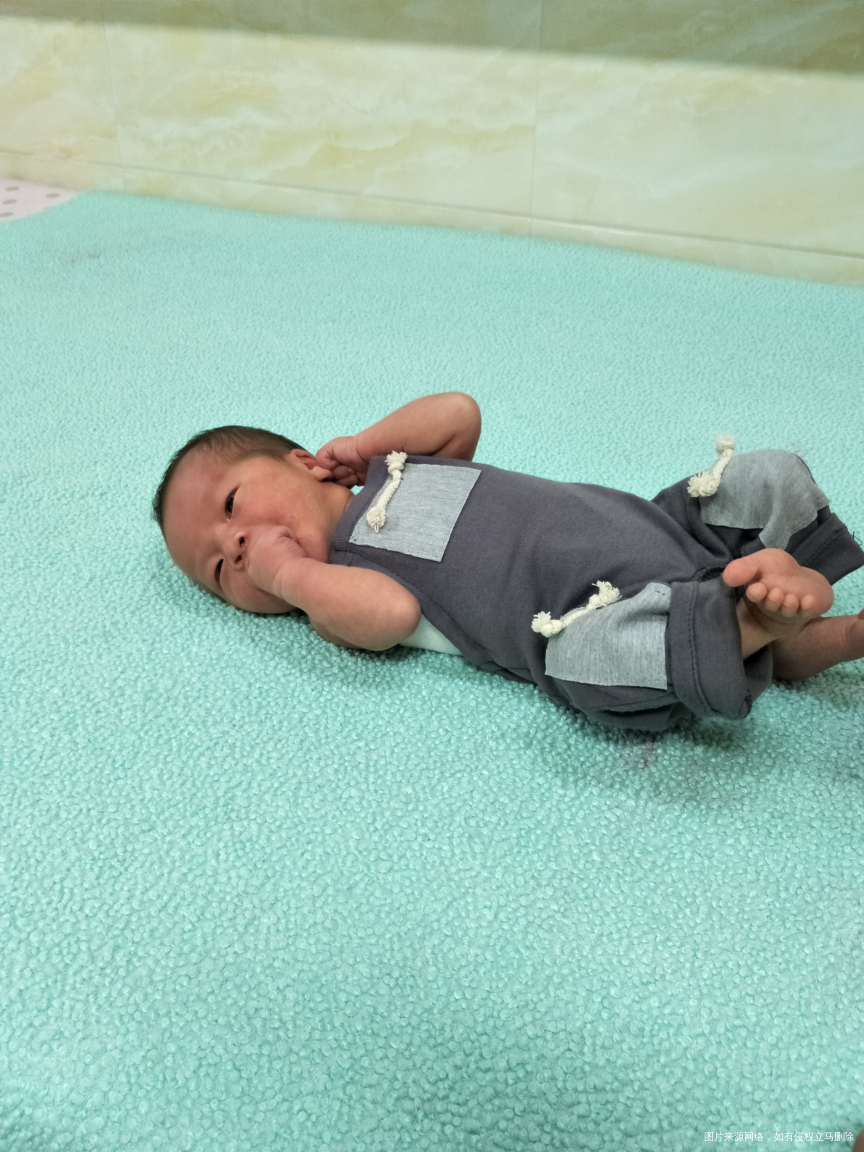 看看我家的小懒虫😘😘😘😘