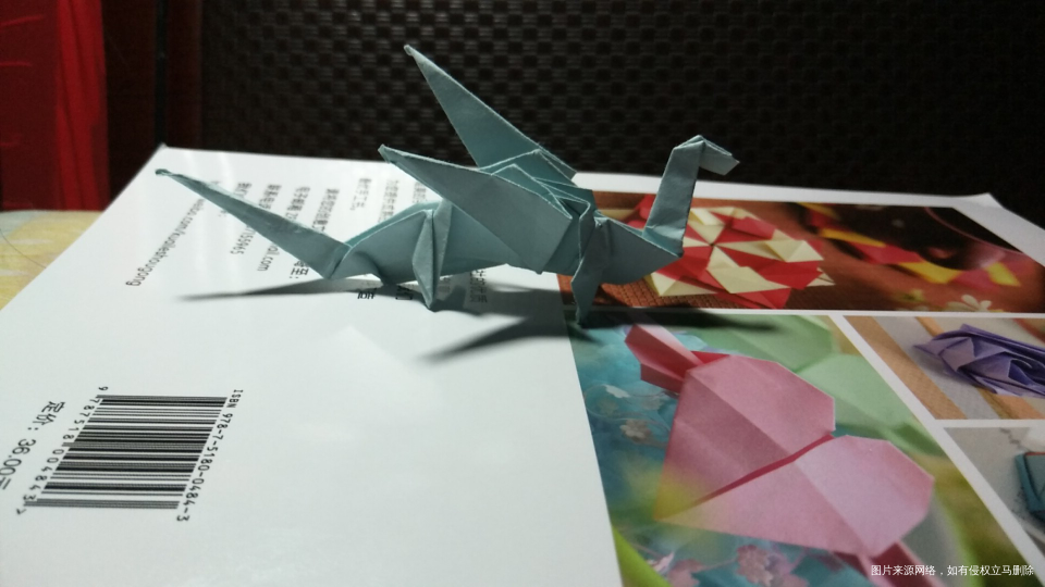 大里小的都睡了,我在为了儿子学折纸,当妈妈容易不