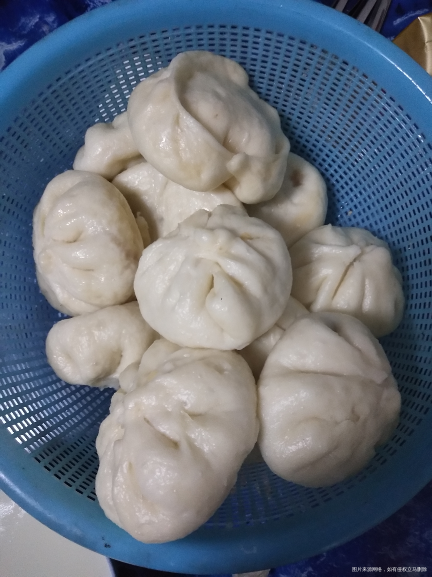 今天蒸的大肉包,儿子吃了三个