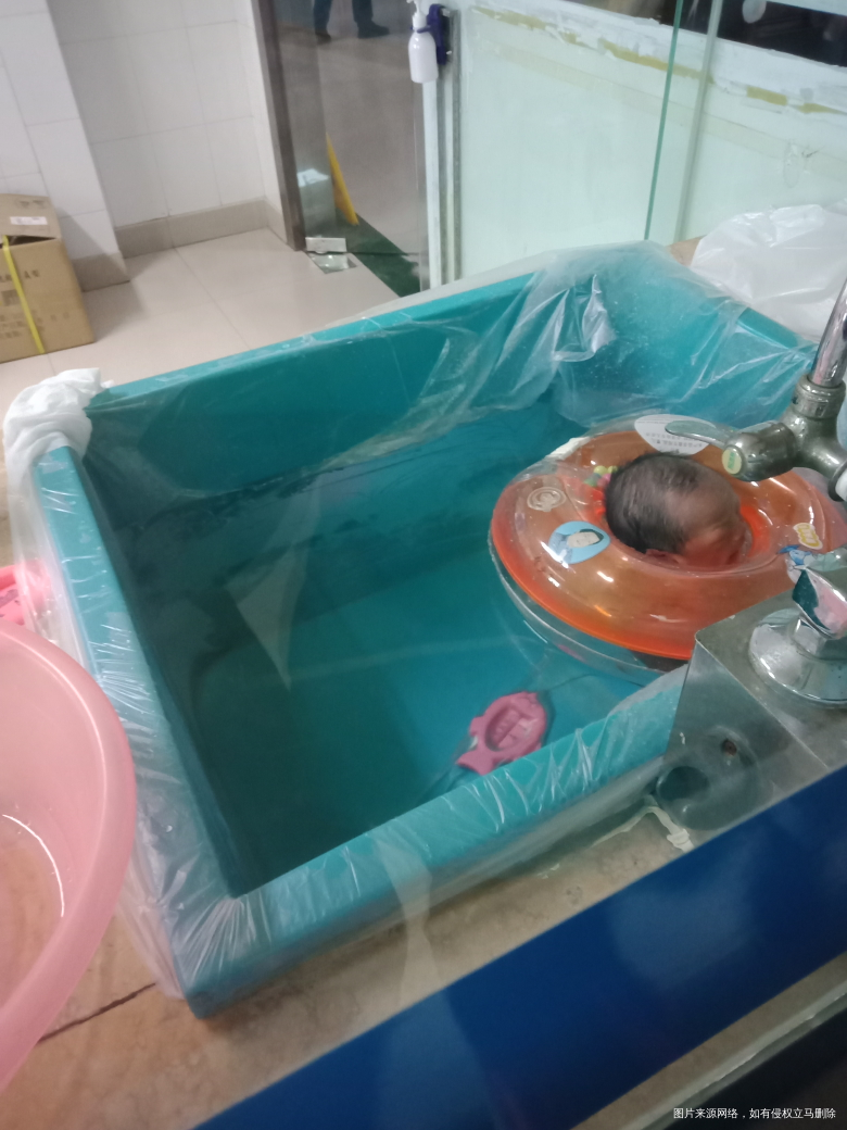 坐了半个月子,医院让过来学喂奶