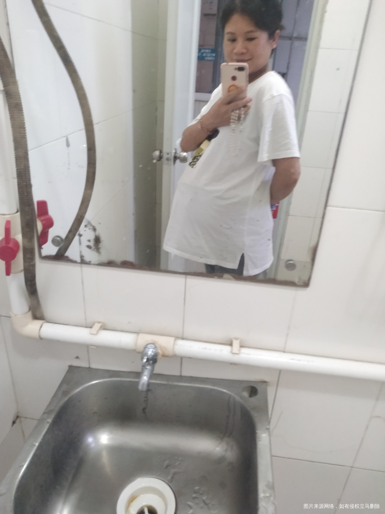 我的宝宝们,你们已经是足月的宝宝了,明儿咱们见。
但愿小宝贝们不用住保温箱,加油…